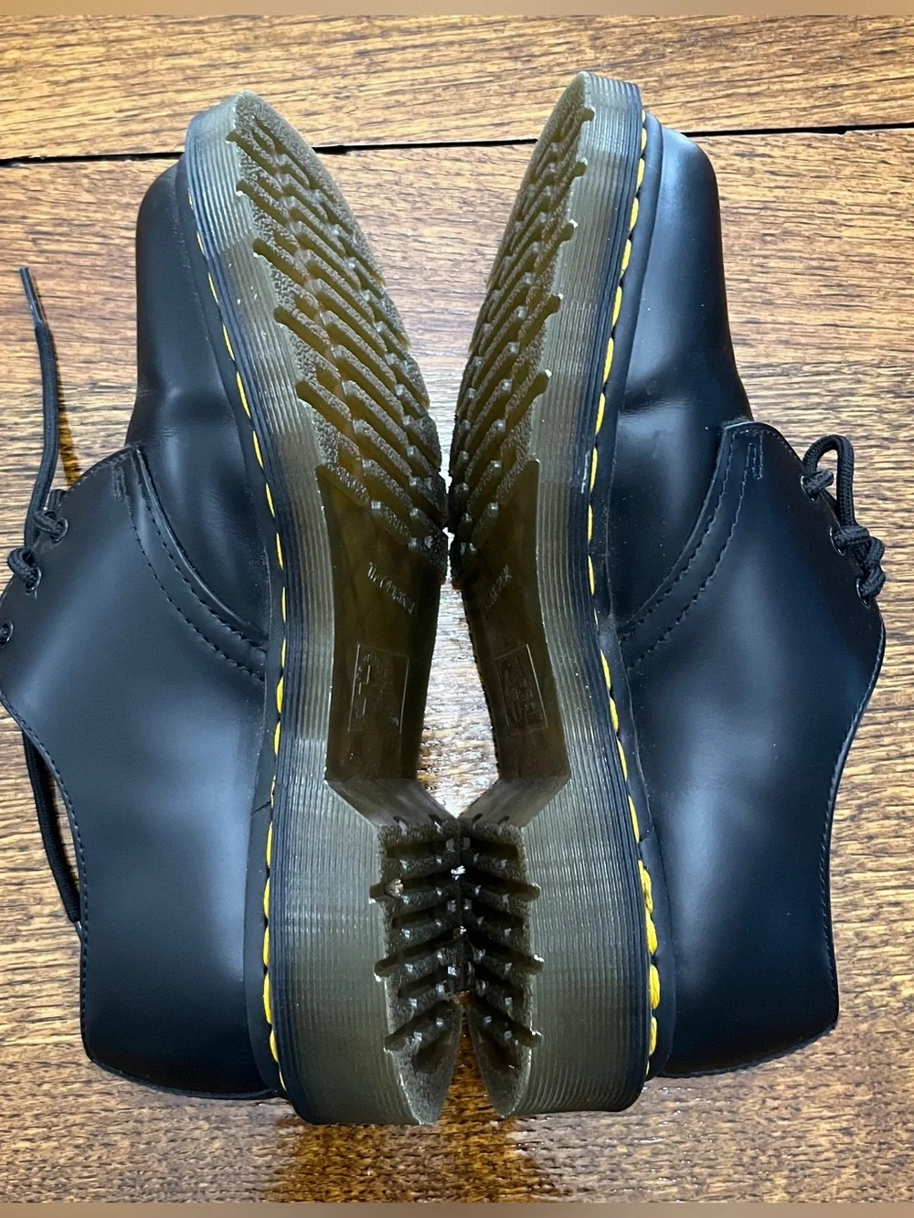 LIKE NEW Dr Martens Casual Oxford Shoes